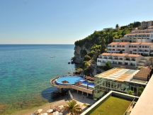 Avala Resort  & Villas